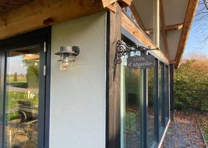 Modern Garden View In Ferienhaus *