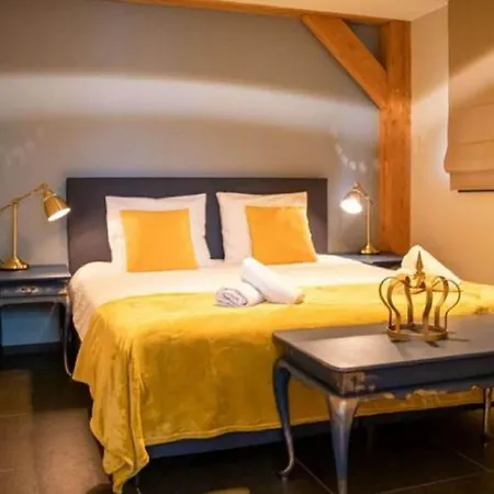 Modern Garden View In بيت للعطل *