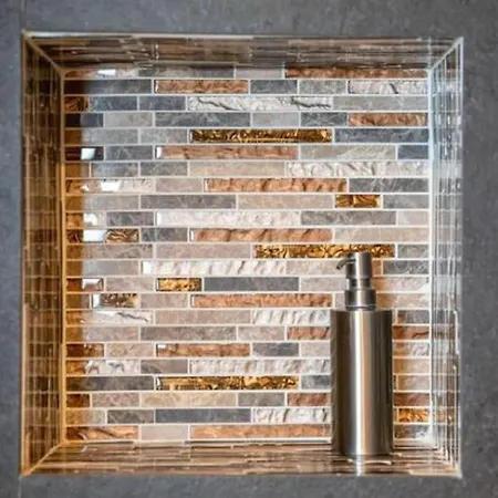 Modern Garden View In بيت للعطل