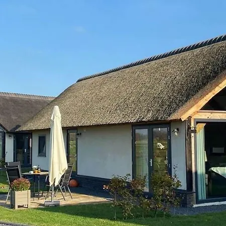 بيت للعطل Modern Garden View In