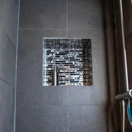 بيت للعطل Modern Garden View In *