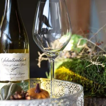 Modern Garden View In بيت للعطل